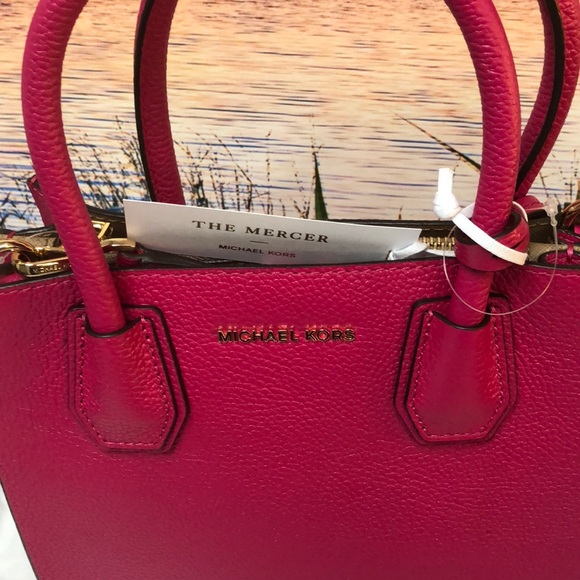 Michael Kors MD Messenger Leather Ultra Pink - Picture 2 of 8